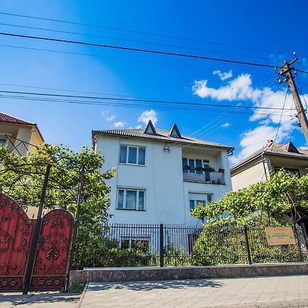 Guest House In Drachino 스발랴바 외부 사진